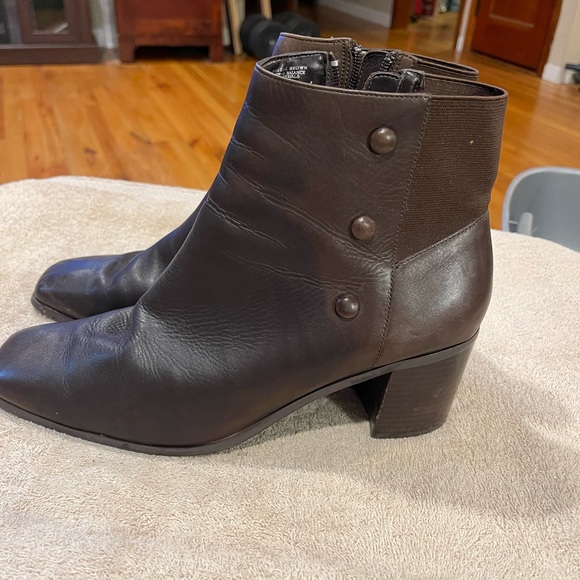 Women’s size 11 Croft and Borrow heeled booties in good condition - Picture 4 of 6